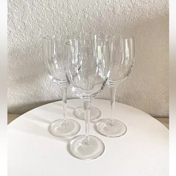 Set of 4 Wine Glasses Goblets Crystal Clear Tall Stem - Picture 2 of 6